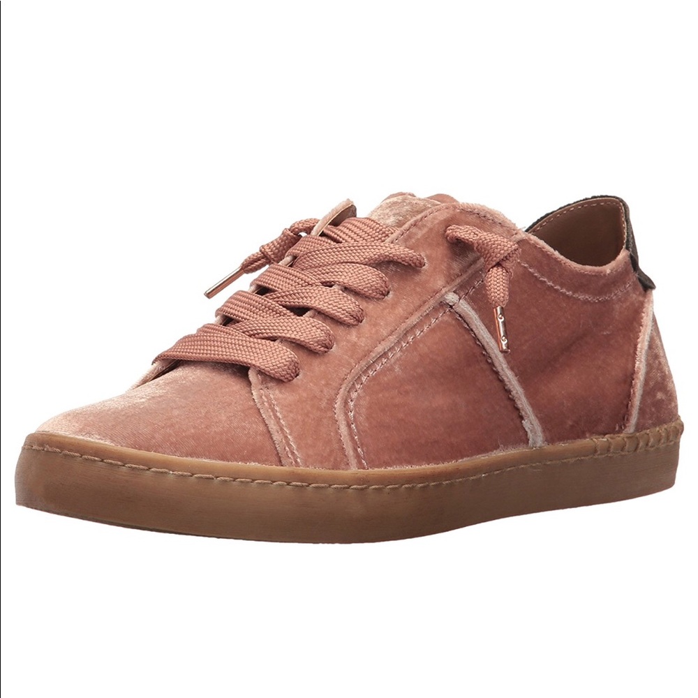 Dolce Vita Women’s Sneakers - Picture 1 of 7